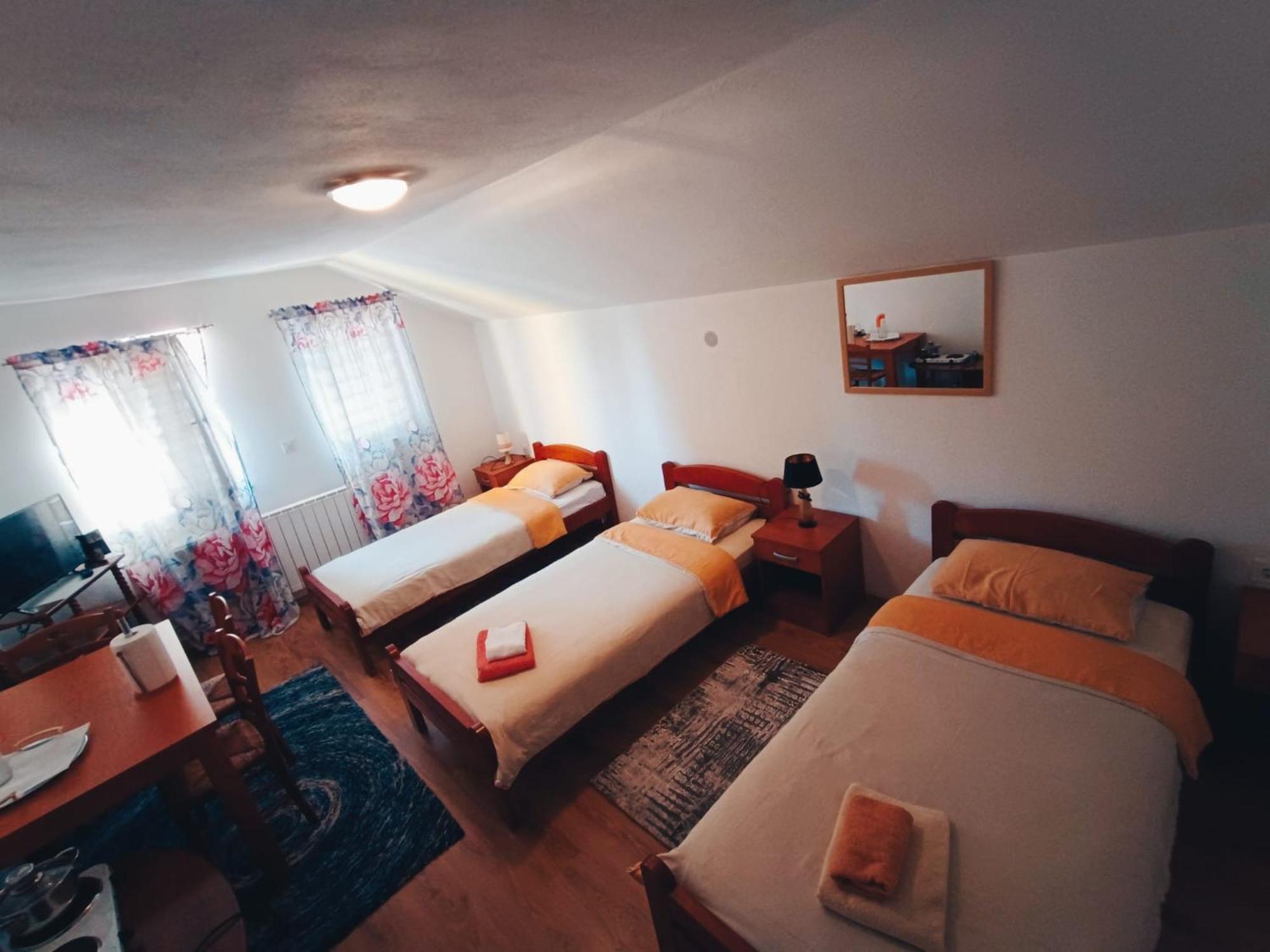 Apartments & Rooms Ramljak Korenica Room photo