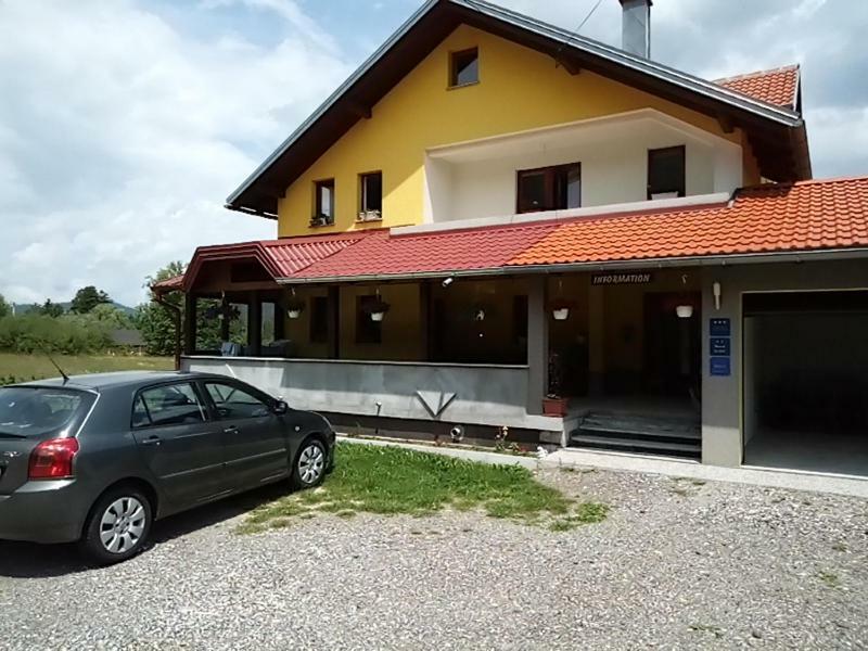Apartments & Rooms Ramljak Korenica Exterior photo